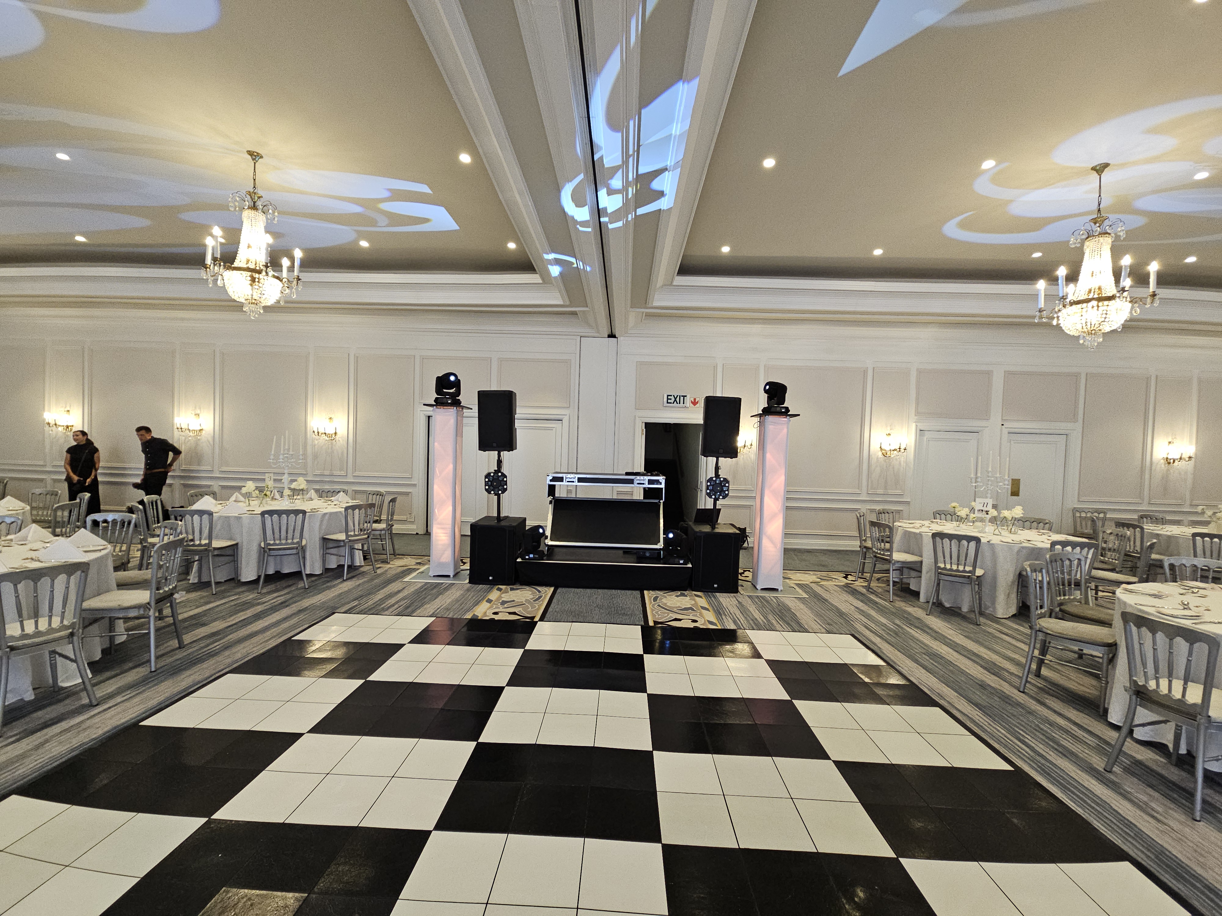 Interactive LED dance floor with patterns